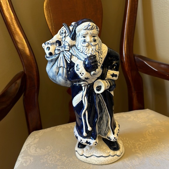 Rare first edition Dedham Pottery Potting Shed 1992 Santa delivering toys